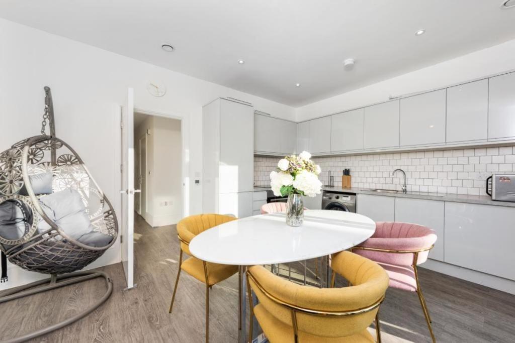 ヘンドン Amazing New Built Townhouse With Garden In Londonヴィラ エクステリア 写真